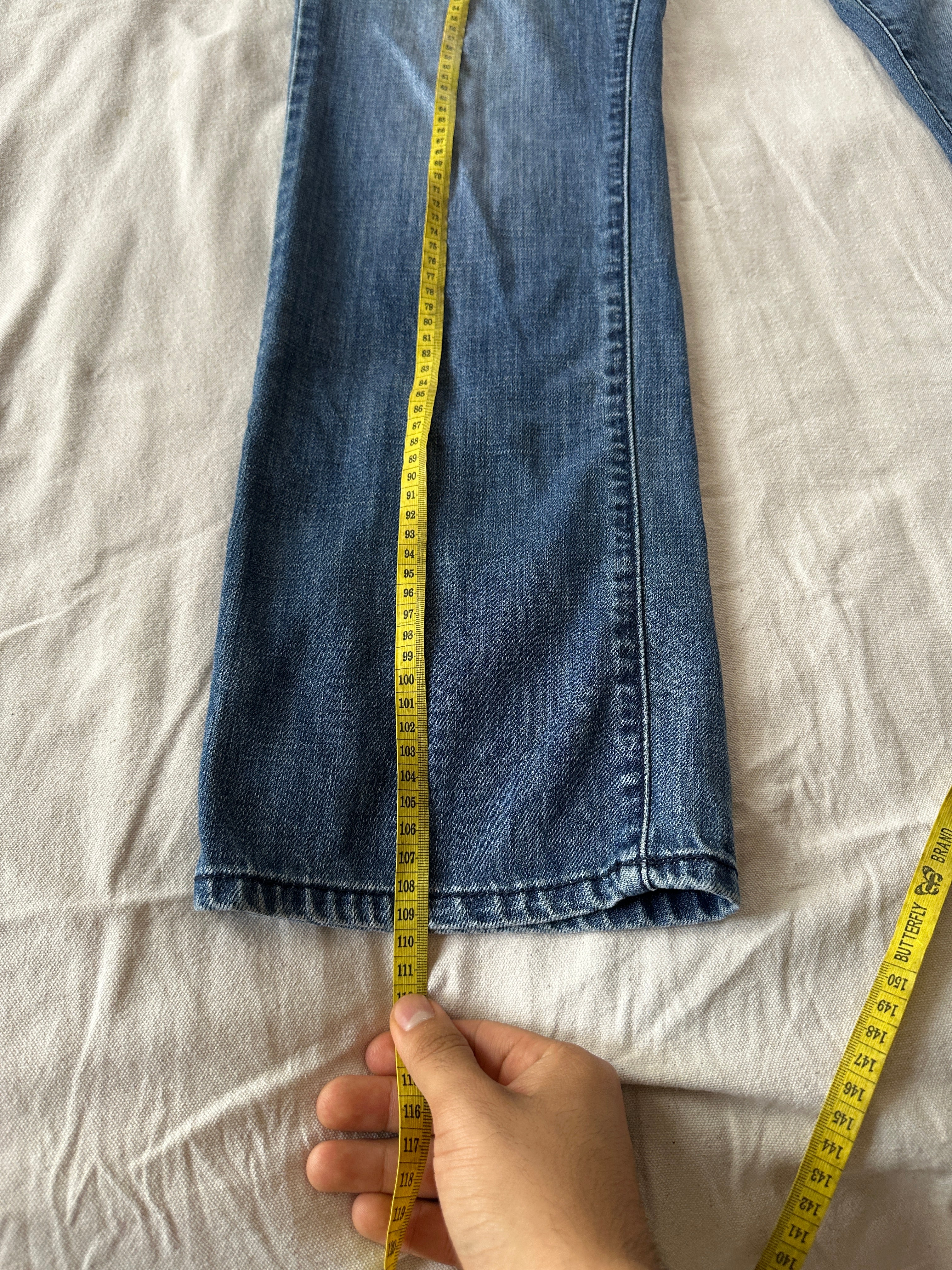 Guess — Slim Straight, Talla 34