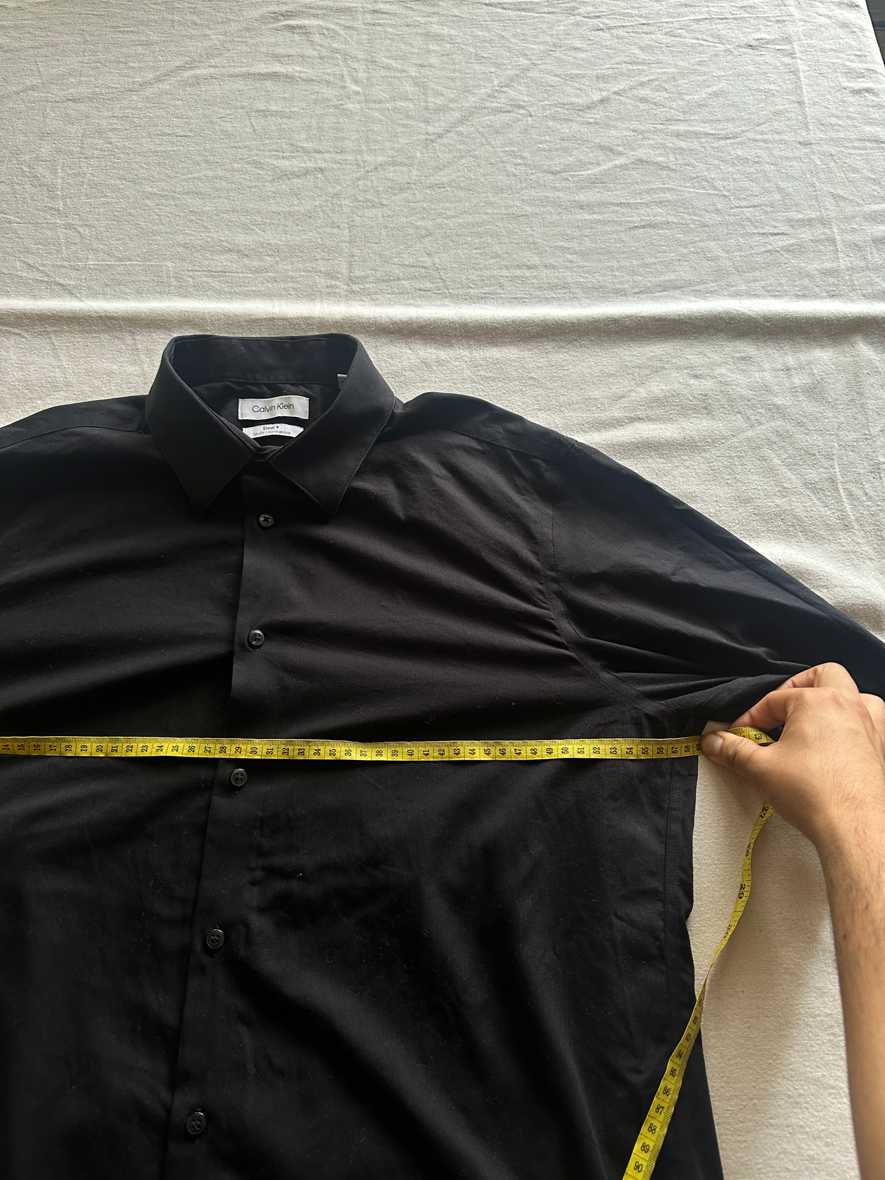 Calvin Klein — Camisa Negra Slimfit, Talla L
