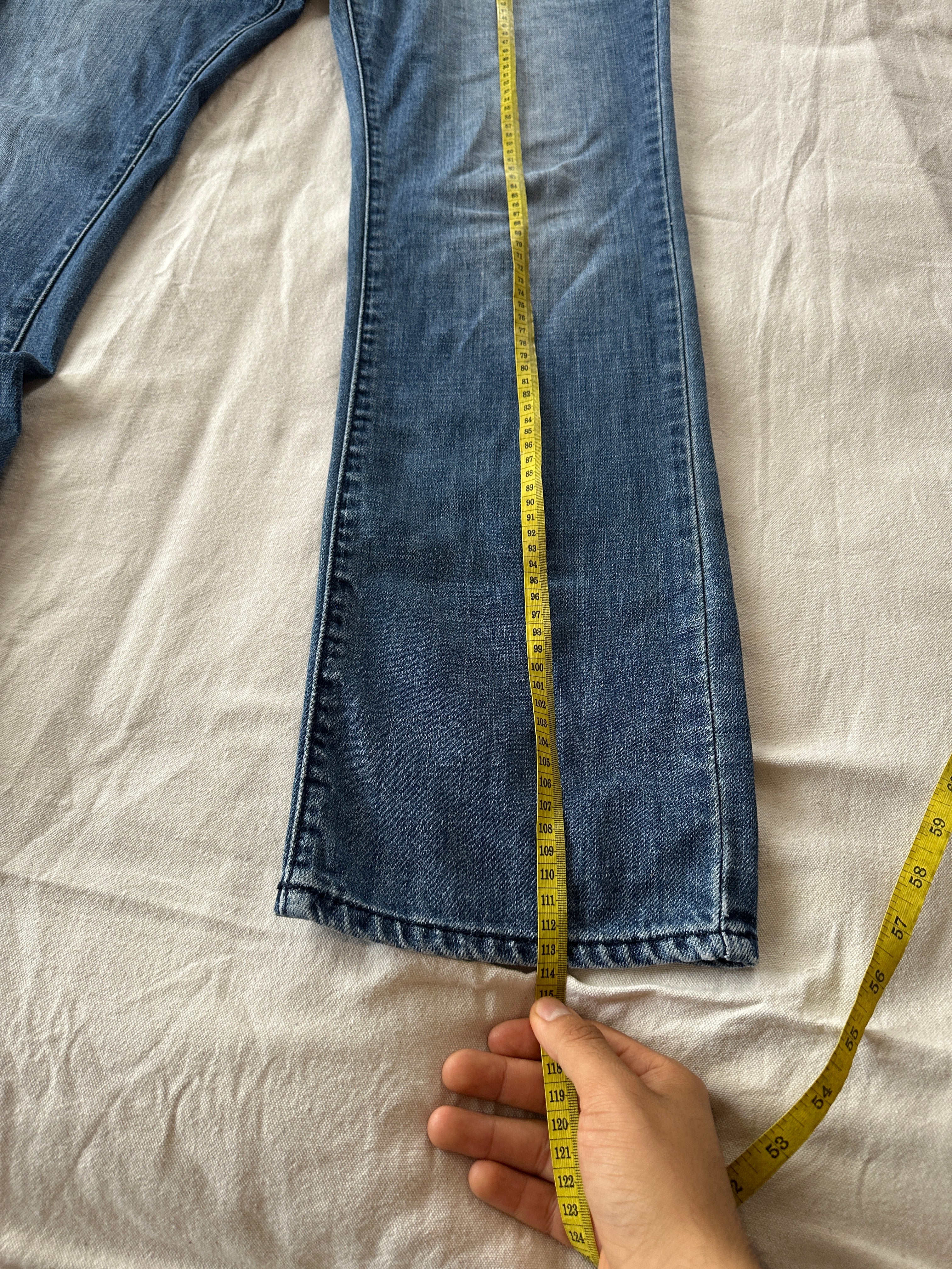 Guess — Slim Straight, Talla 34