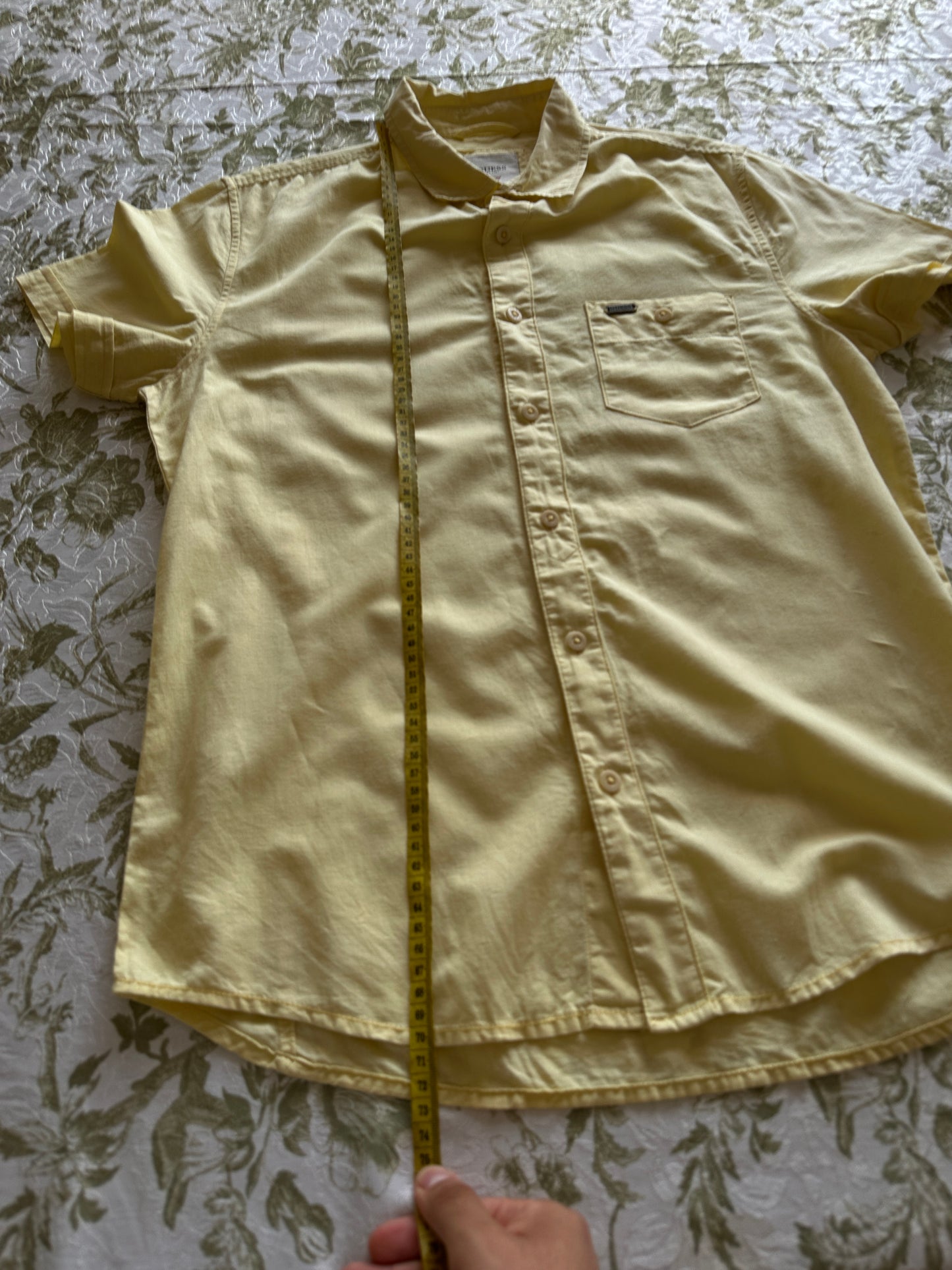 Guess - M